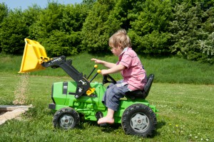 Sandkasten für die Kleinen im eigenen Garten bauen